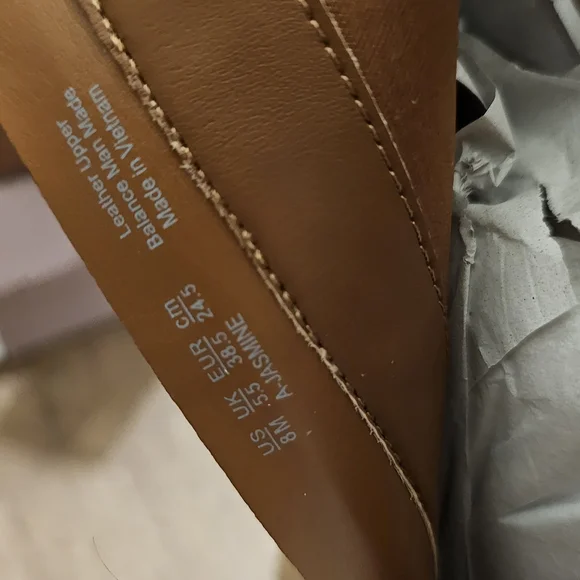 New SARTO By Franco Sarto Tan Heeled Boots - Picture 6 of 7